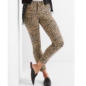 NWOT Gap Leopard Skinny Jeans